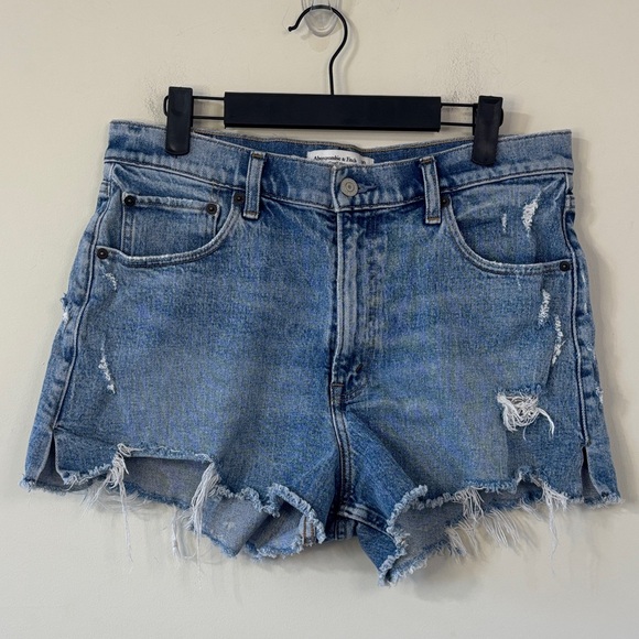 Abercrombie & Fitch Pants - Abercrombie & Fitch The Cutoff Short High Rise Medium Wash Size 30